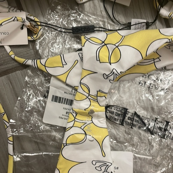 INDAH ❤️‍🔥 COLLINS BIKINI SET IN HIBISCUS NWT SIZE XL - Picture 9 of 10